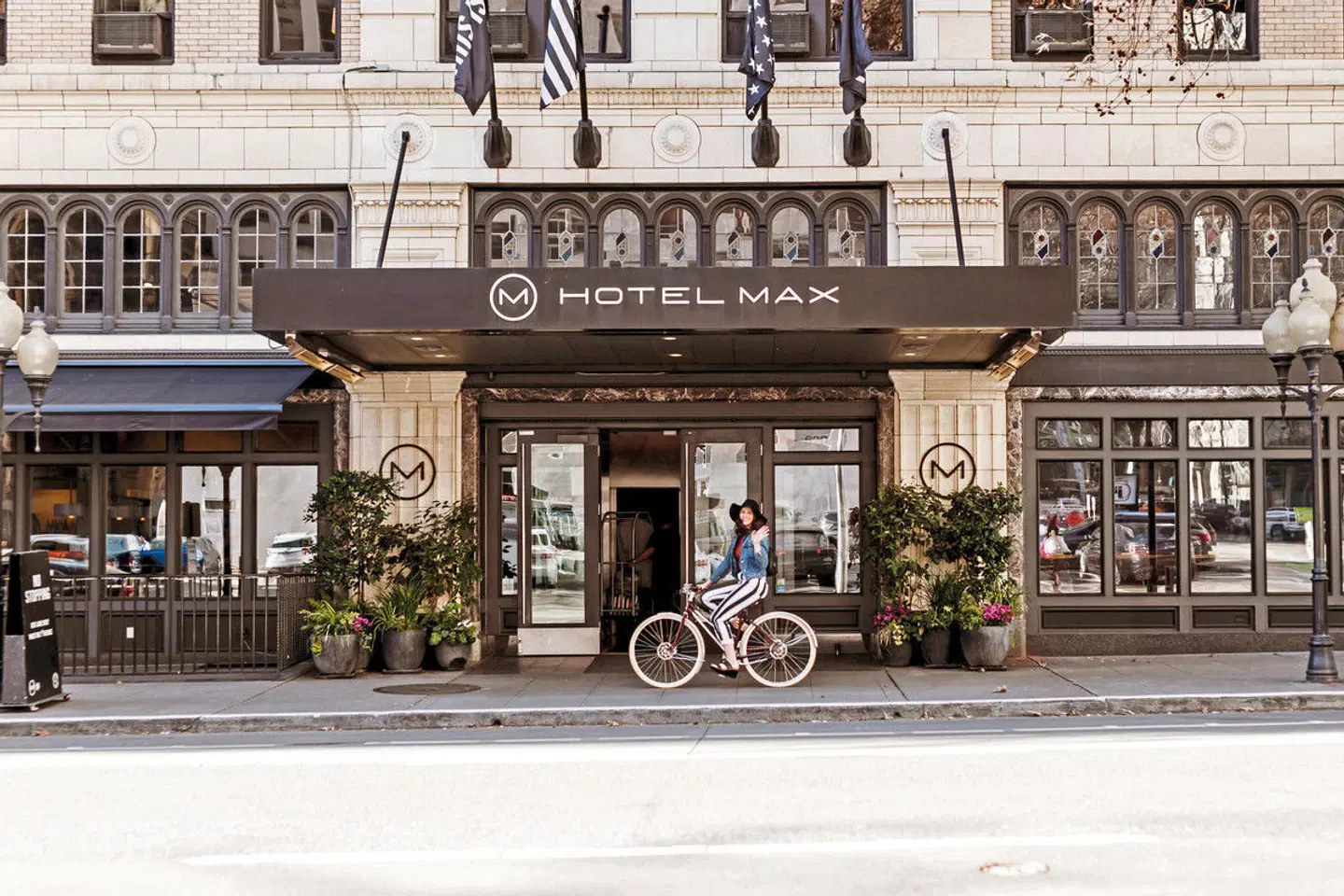 Max, a Provenance Hotel EXTERIOR