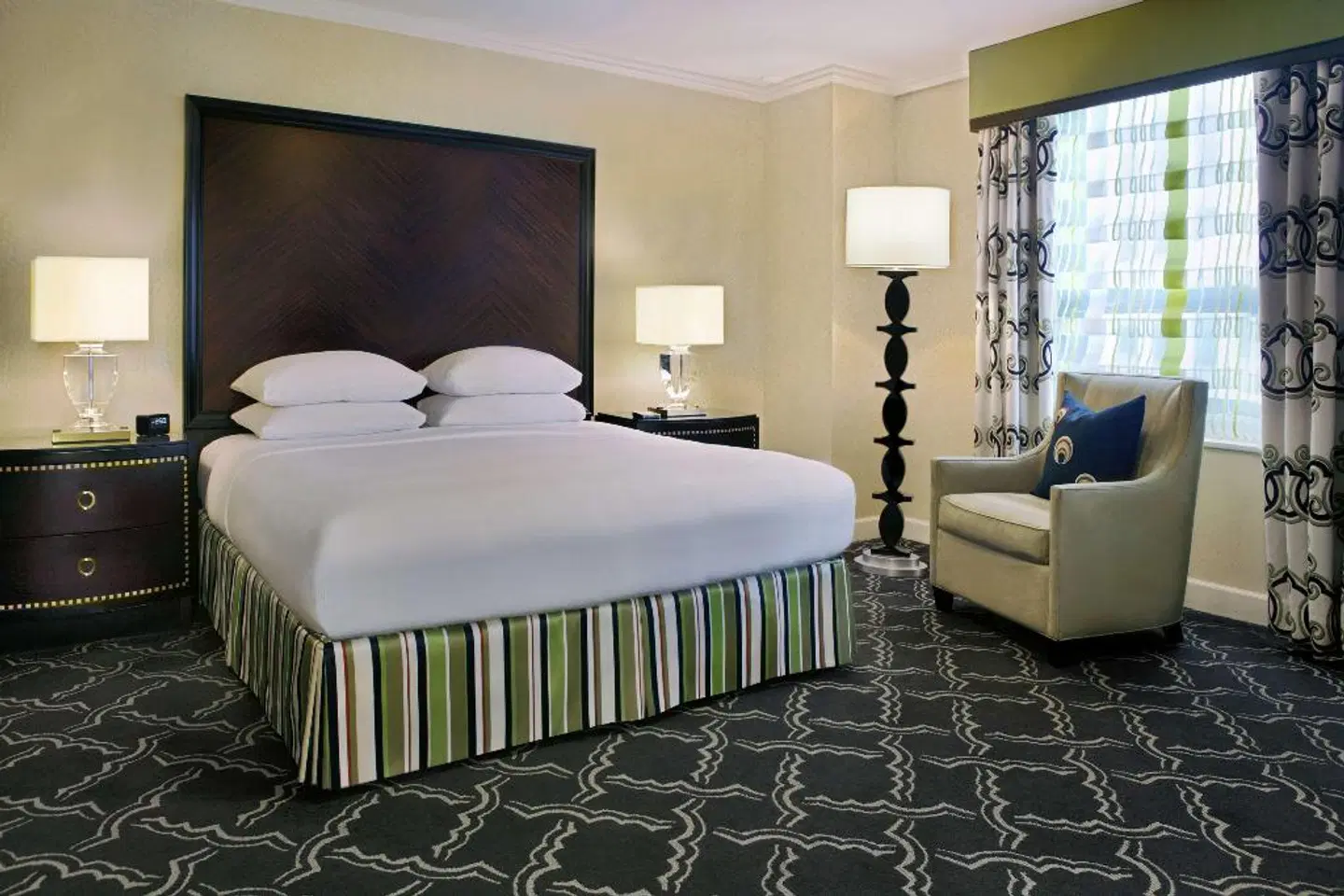 Palmer House a Hilton Hotel ROOM_EXAMPLE