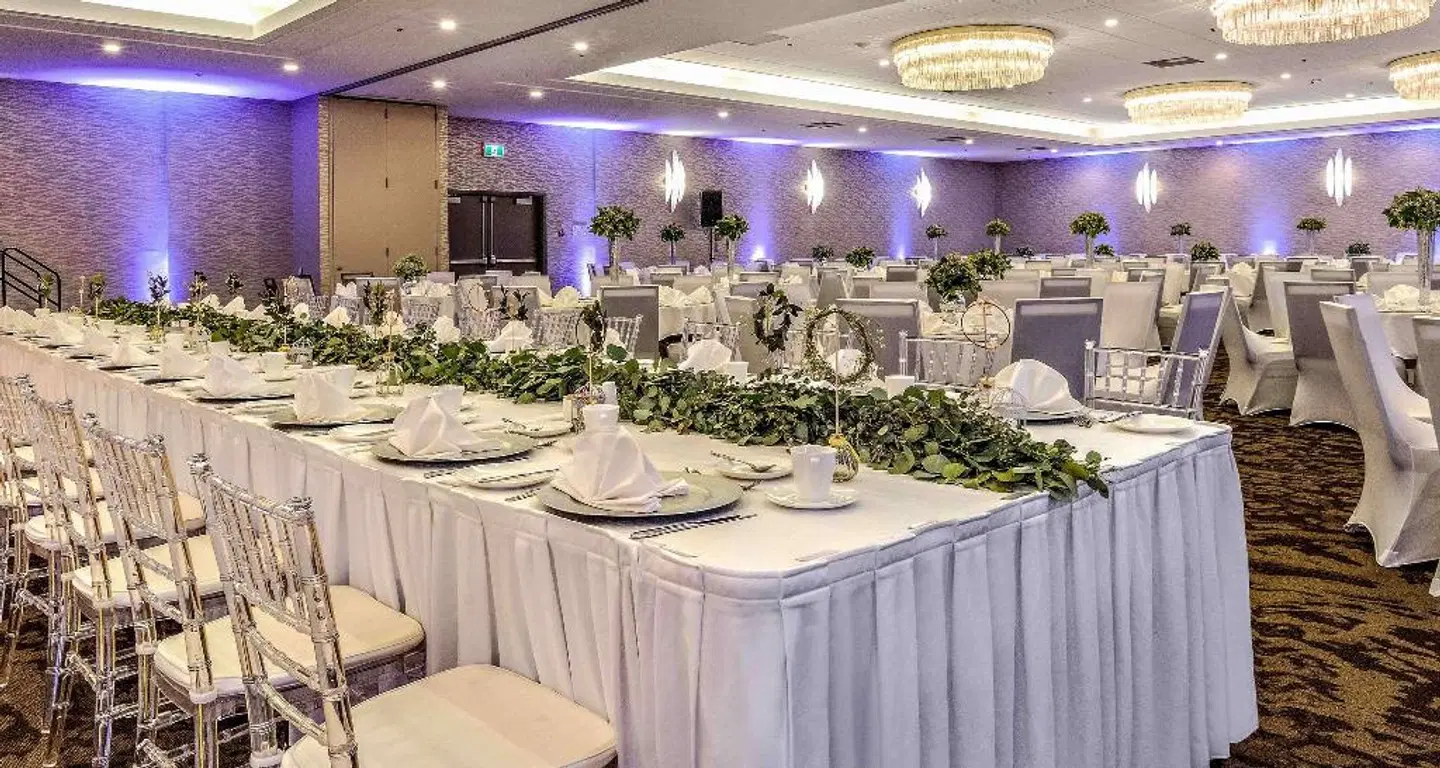 Best Western Premier Calgary Plaza Hotel & Conference Centre Restaurant