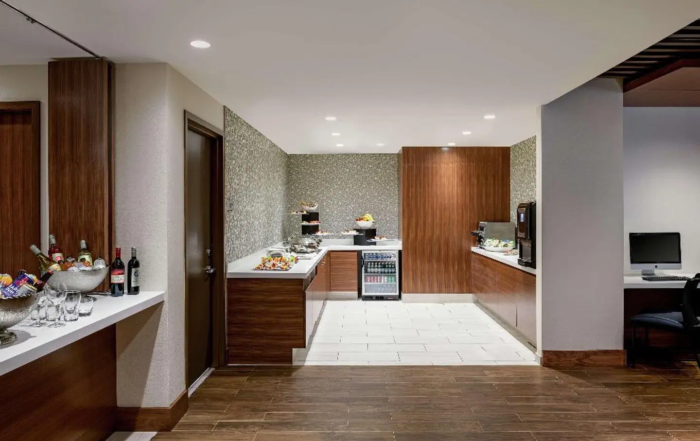 Hilton Washington DC National Mall ROOM_EXAMPLE