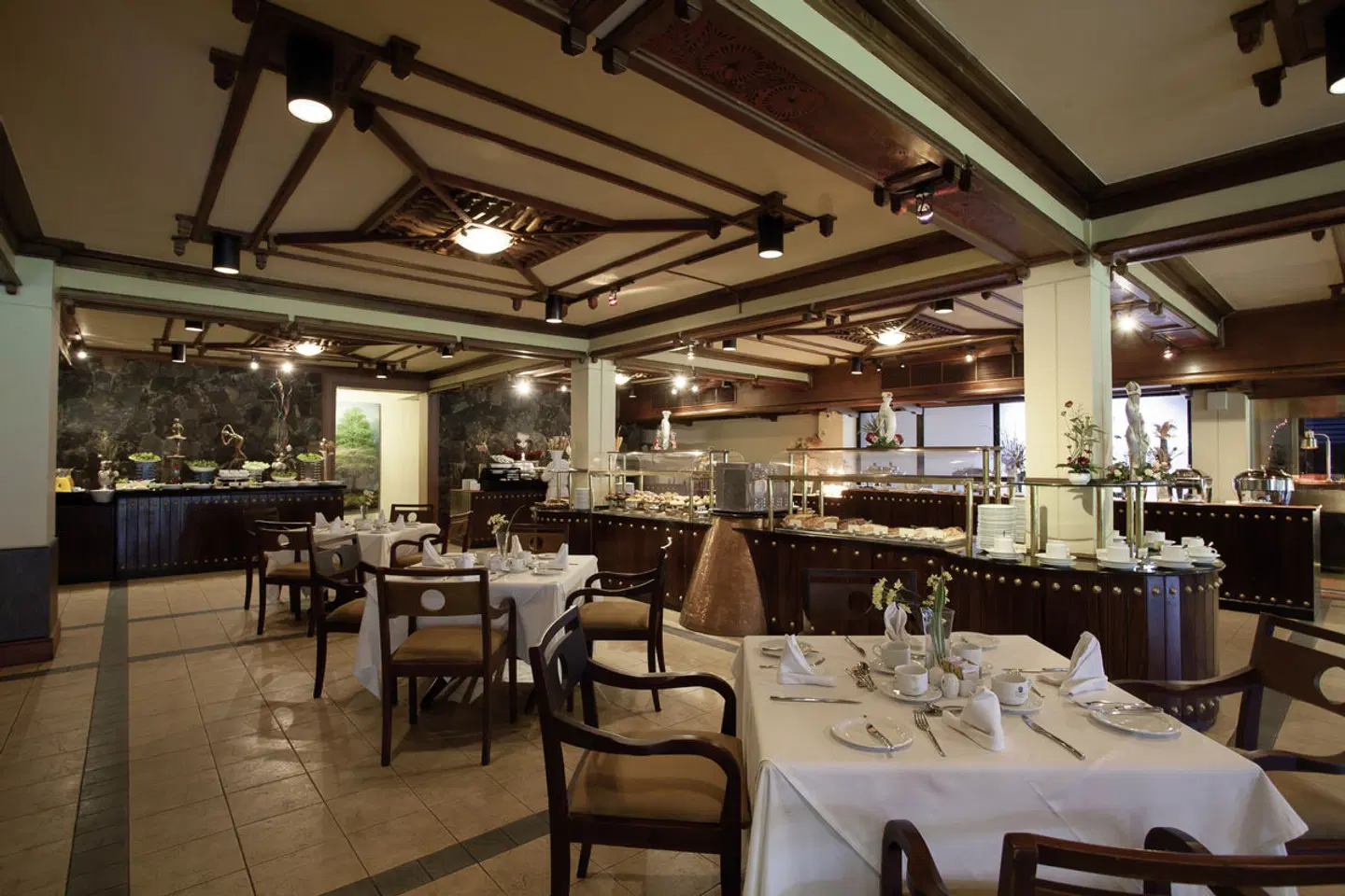 Earl's Regency Restaurant