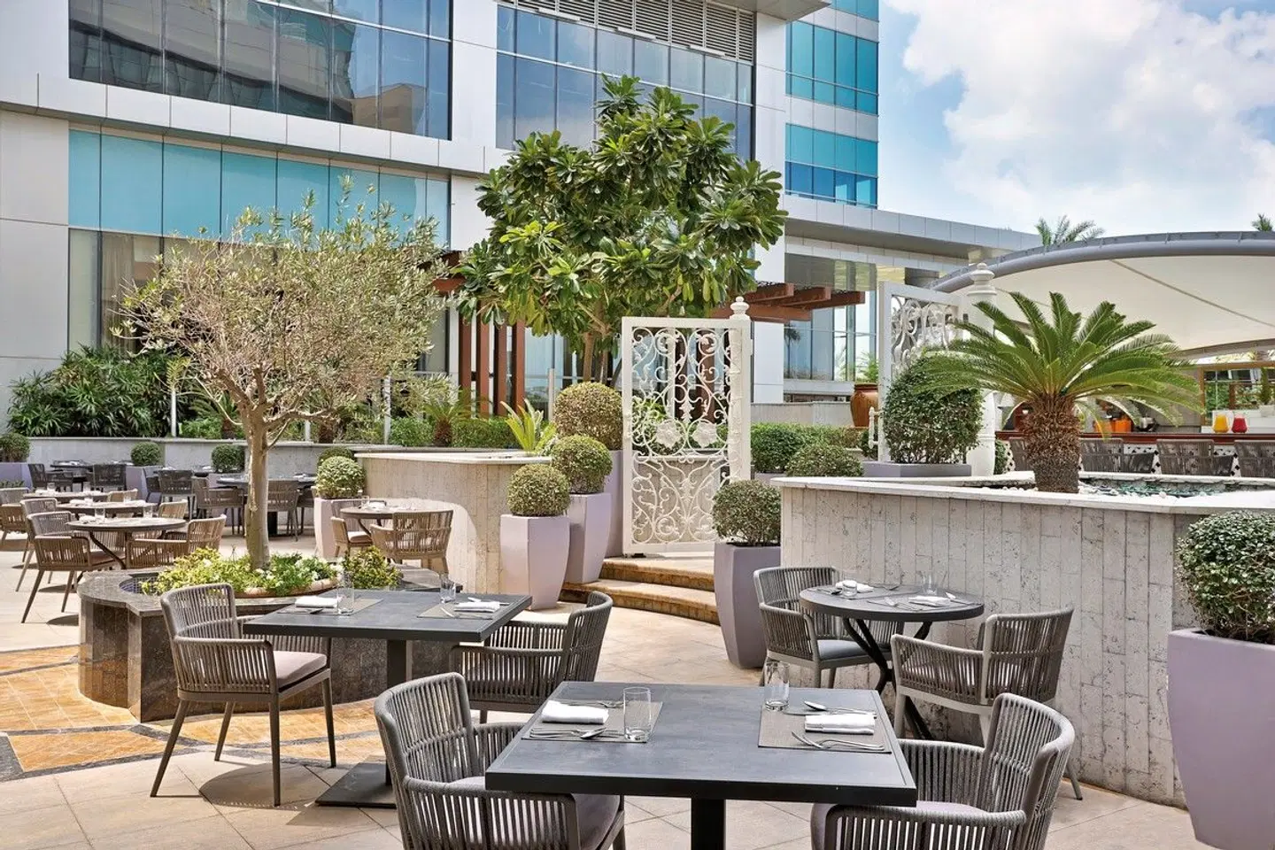 The St. Regis Abu Dhabi Terrasse