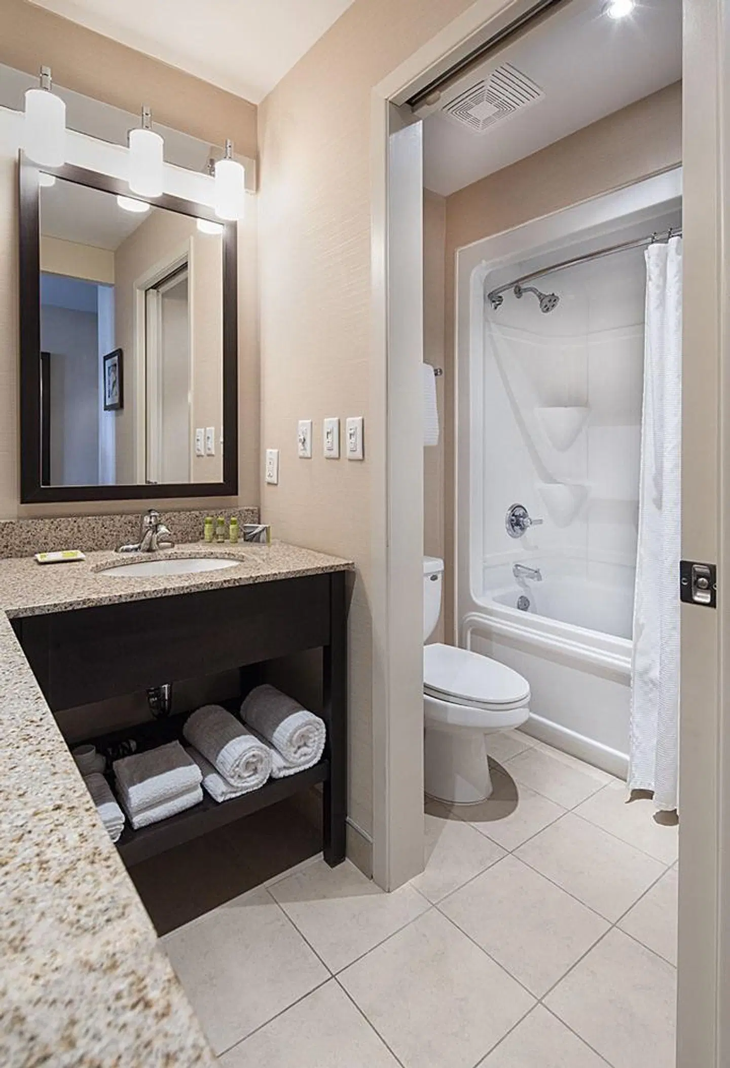 Delta Hotels by Marriott Guelph Conference Centre Badezimmer