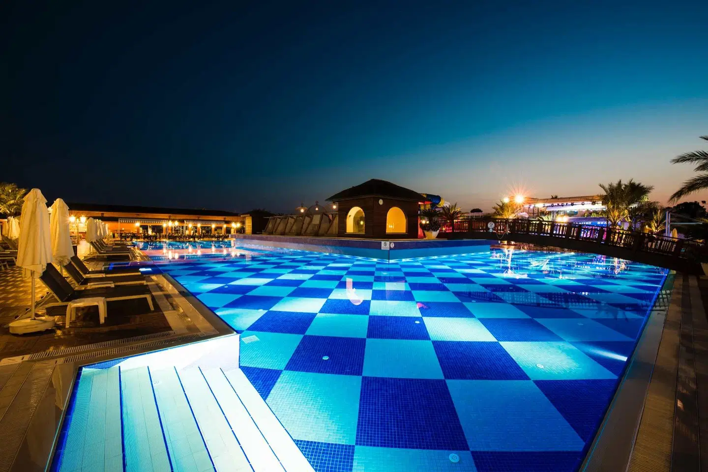 Quattro Beach Spa & Resort OUTDOOR_POOL