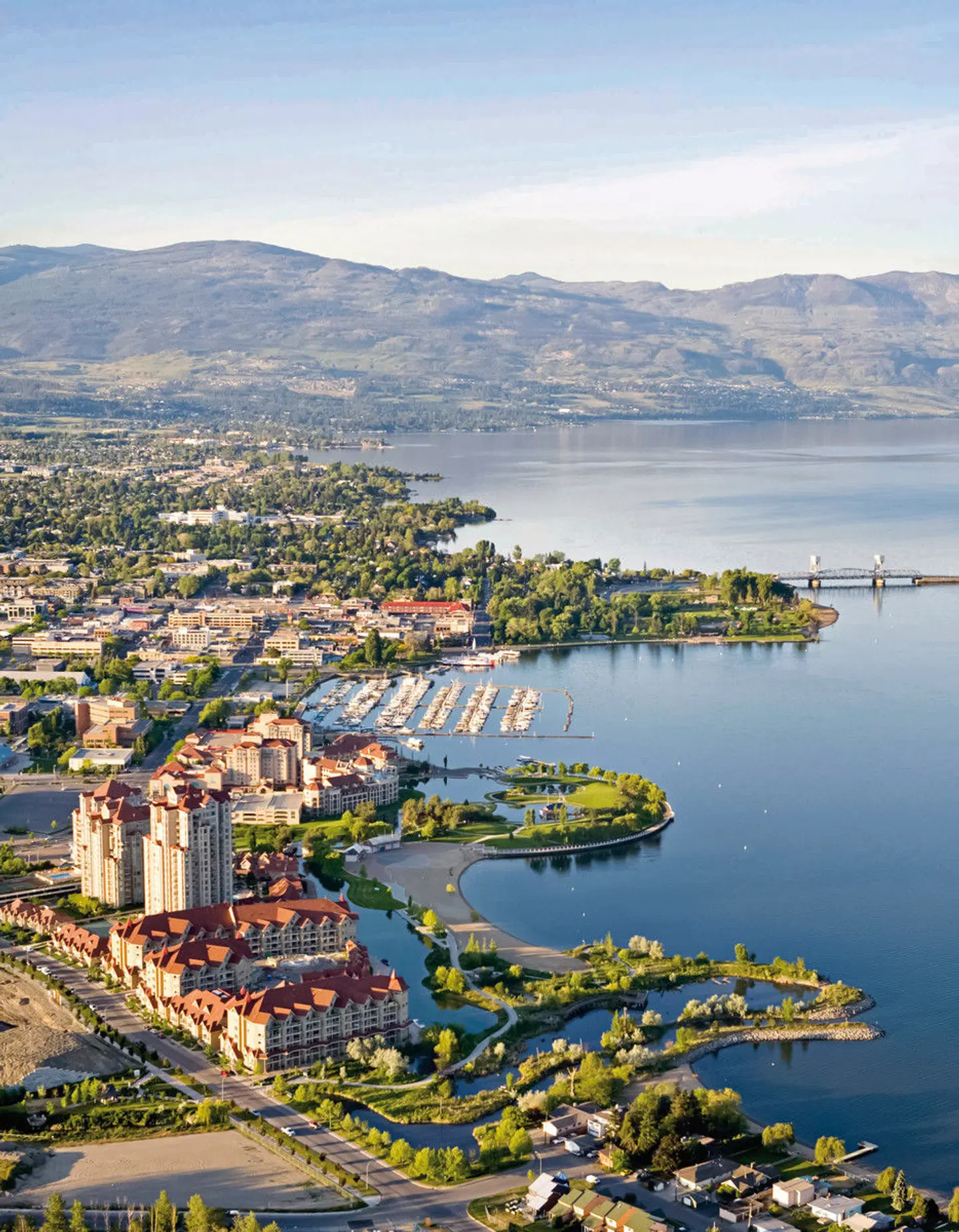 Delta Hotels by Marriott Grand Okanagan Resort LANDSCAPE