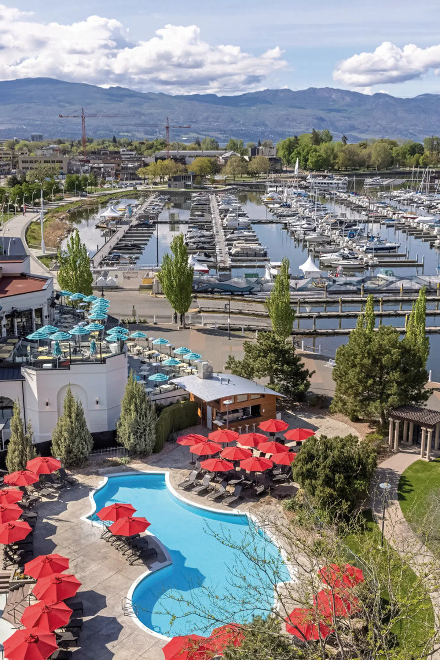 Delta Hotels by Marriott Grand Okanagan Resort LANDSCAPE