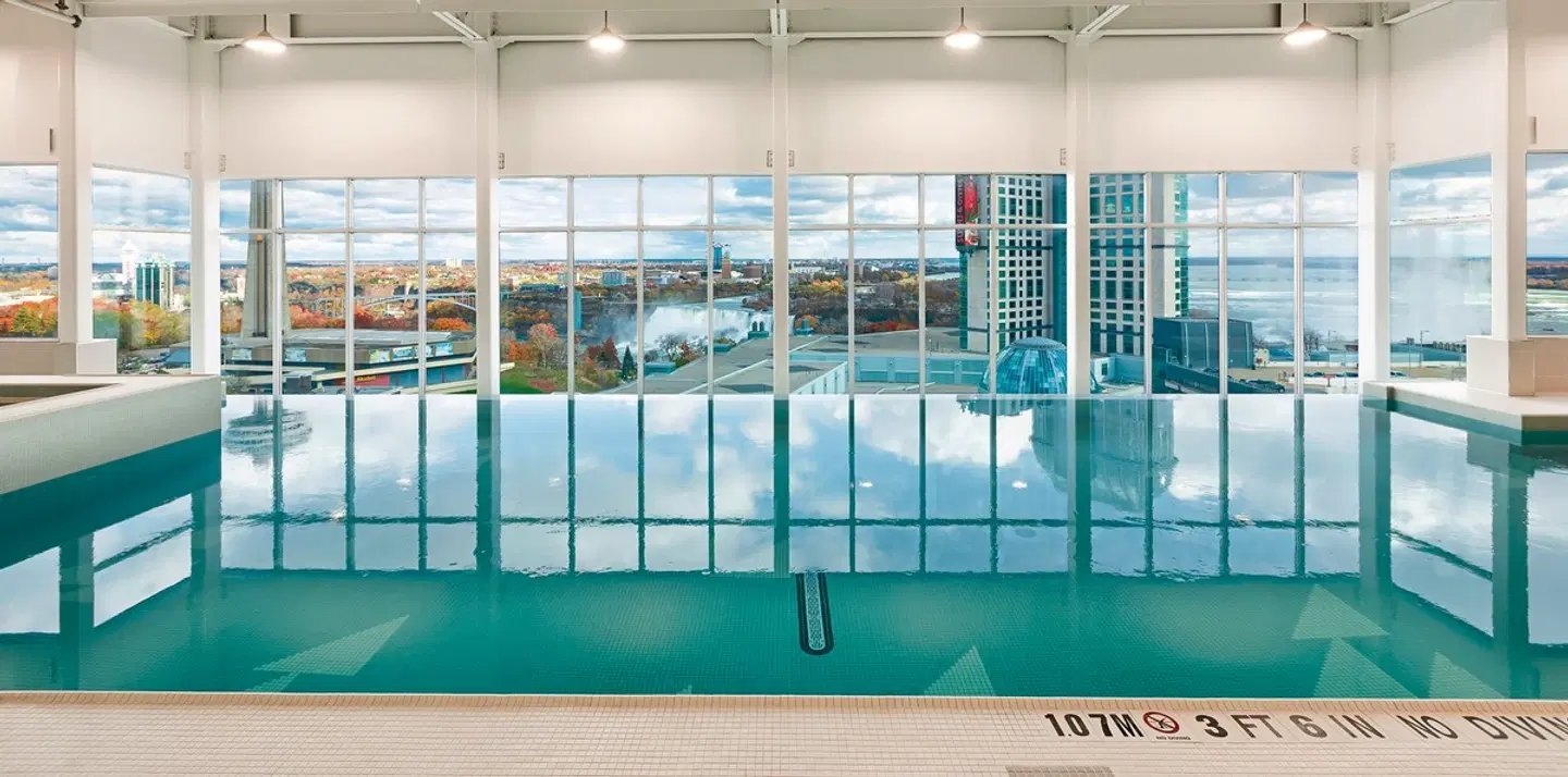 Hilton Niagara Falls Fallsview Hotel & Suites Hallenbad