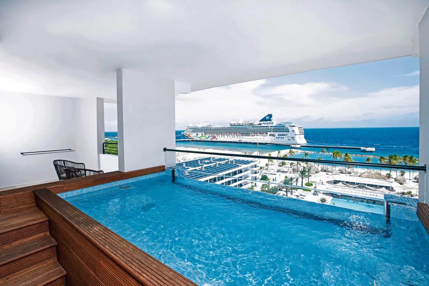 Mangrove Beach Corendon Curaçao All-Inclusive Resort, Curio by Hilton Hallenbad