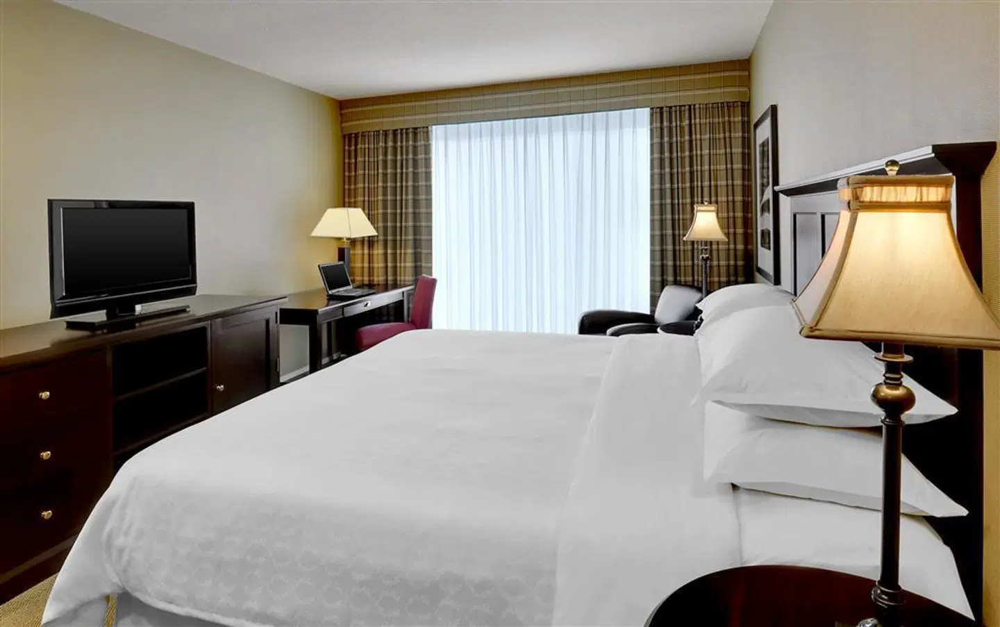 Sheraton Gateway Hotel in Toronto International Airport ROOM_EXAMPLE