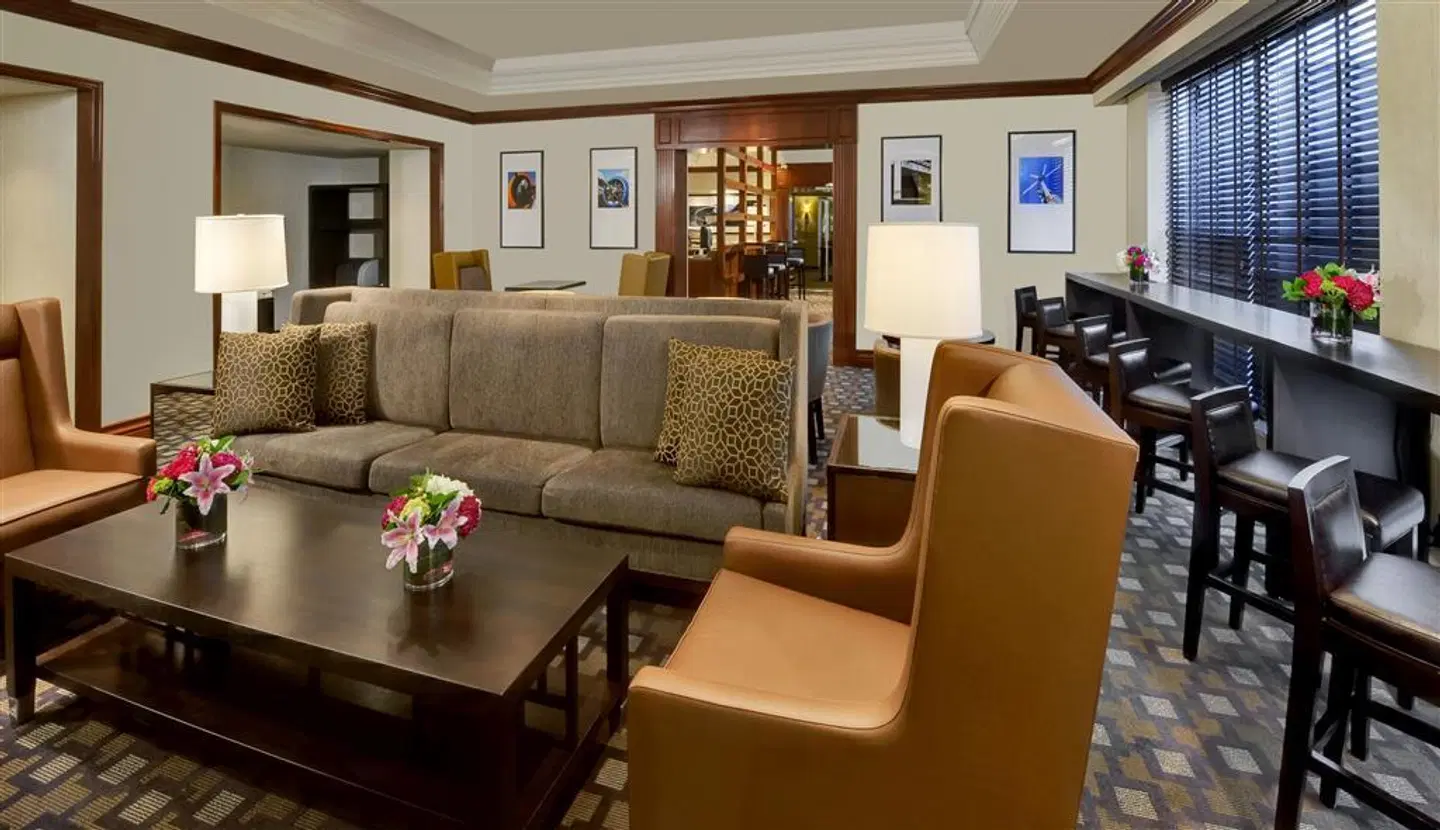 Sheraton Gateway Hotel in Toronto International Airport LOUNGE_LOBBY