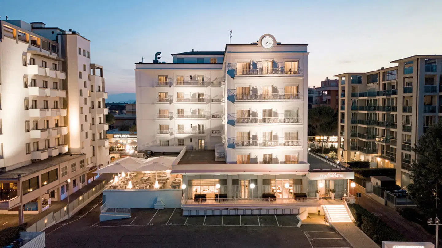 Continental EXTERIOR