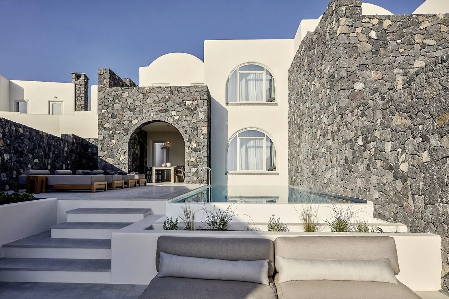 Canaves Epitome EXTERIOR