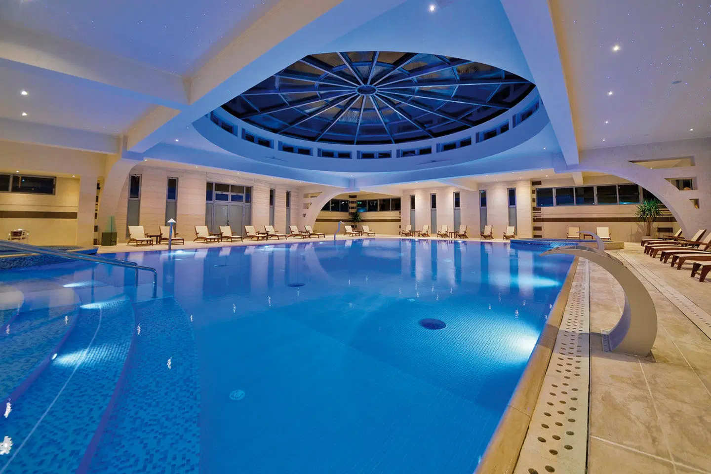 Mediteran Hotel & Resort Hallenbad