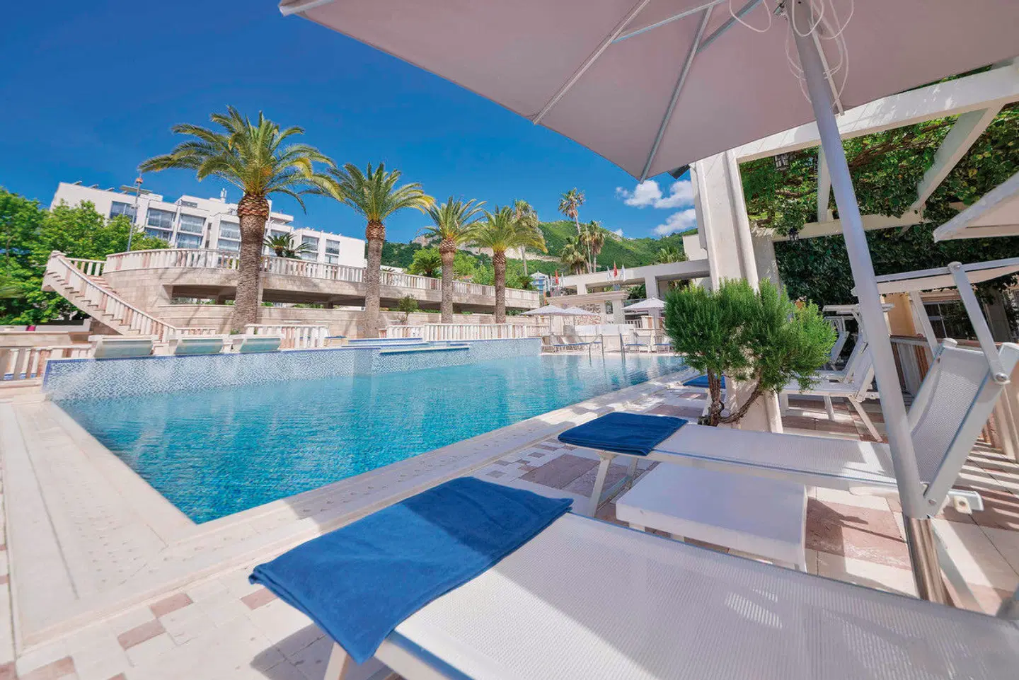 Mediteran Hotel & Resort OUTDOOR_POOL