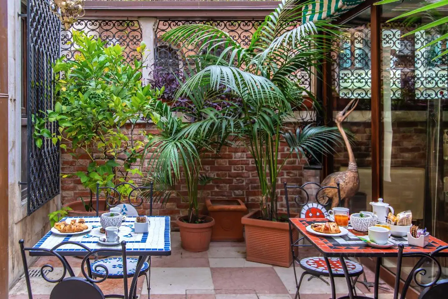 La Fenice et Des Artistes Terrasse