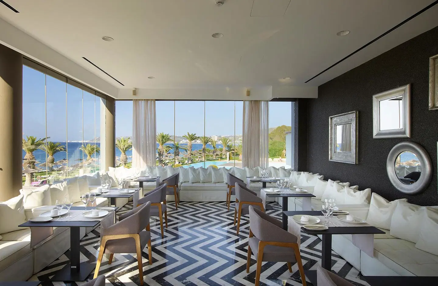 The Ixian Grand & All Suites Restaurant