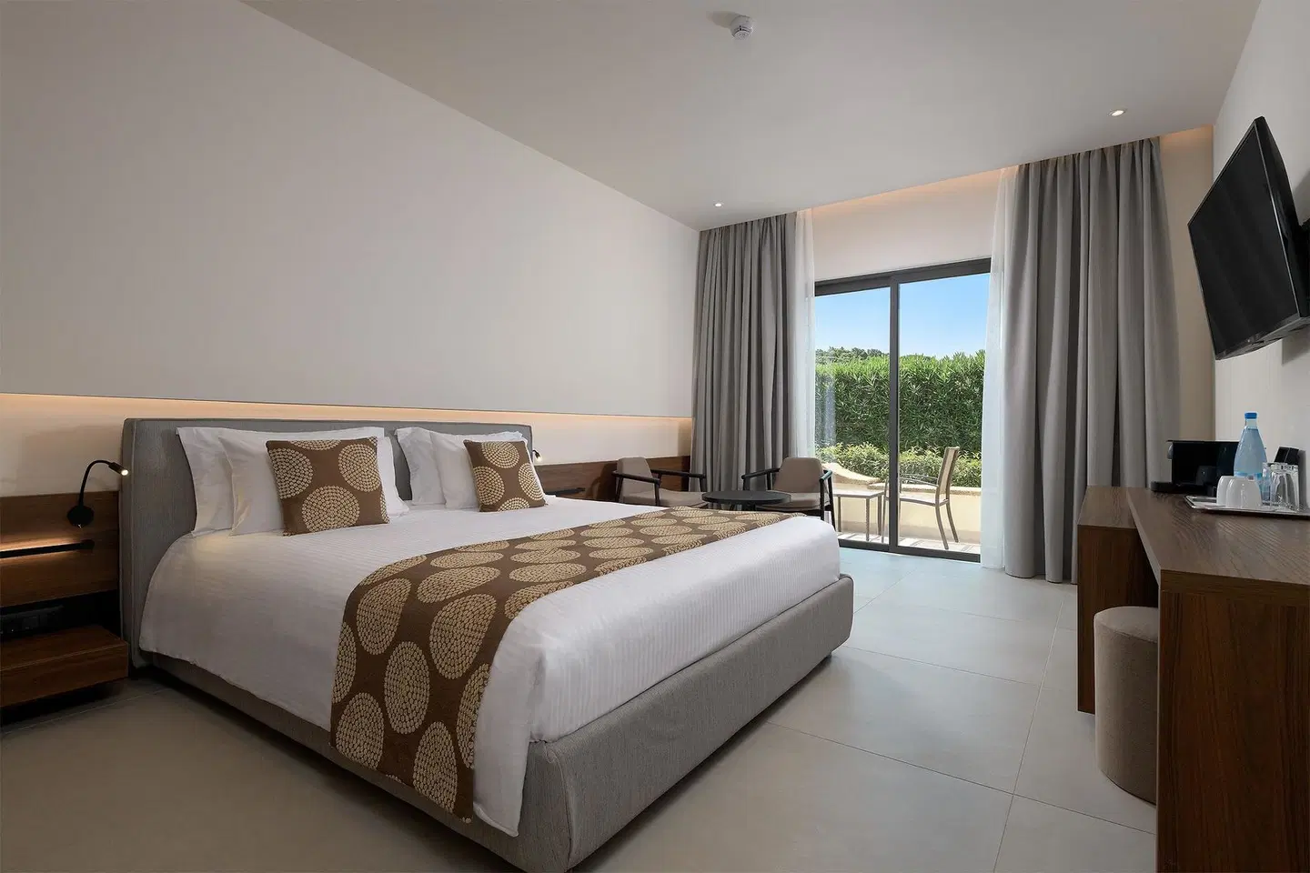 The Ixian Grand & All Suites ROOM_EXAMPLE