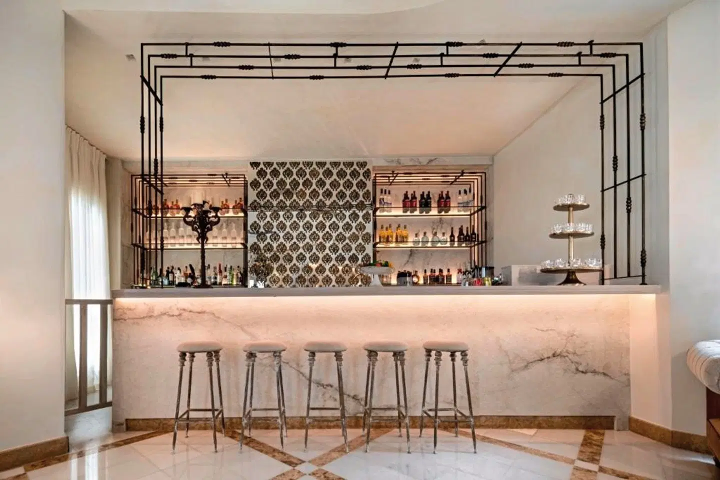 Saint John Hotel Villas & Spa Bar