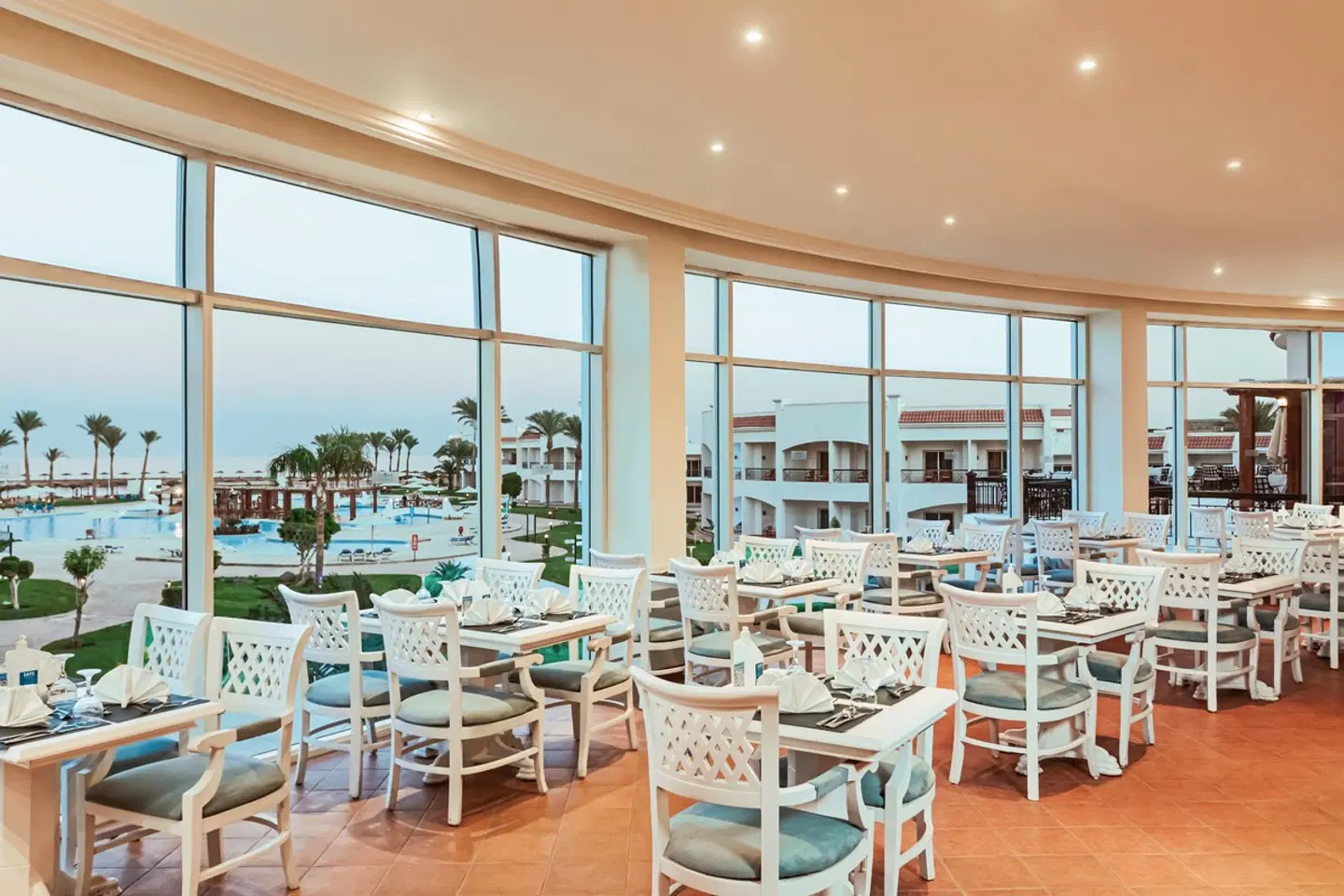 SUNRISE Alma Bay Resort Restaurant