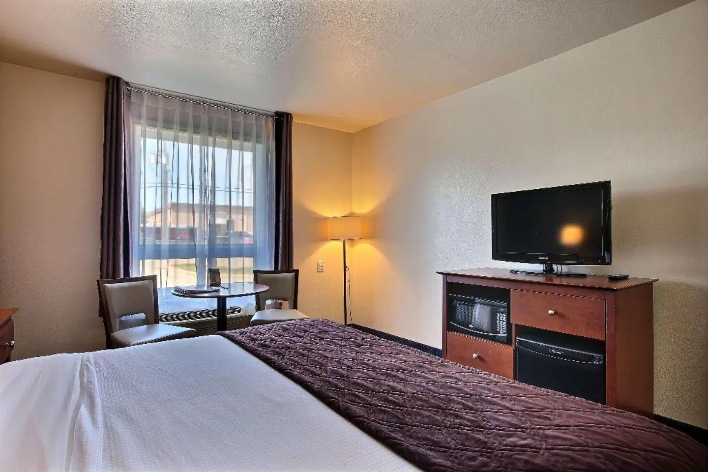 Super 8 by Wyndham Trois-Rivieres ROOM_EXAMPLE