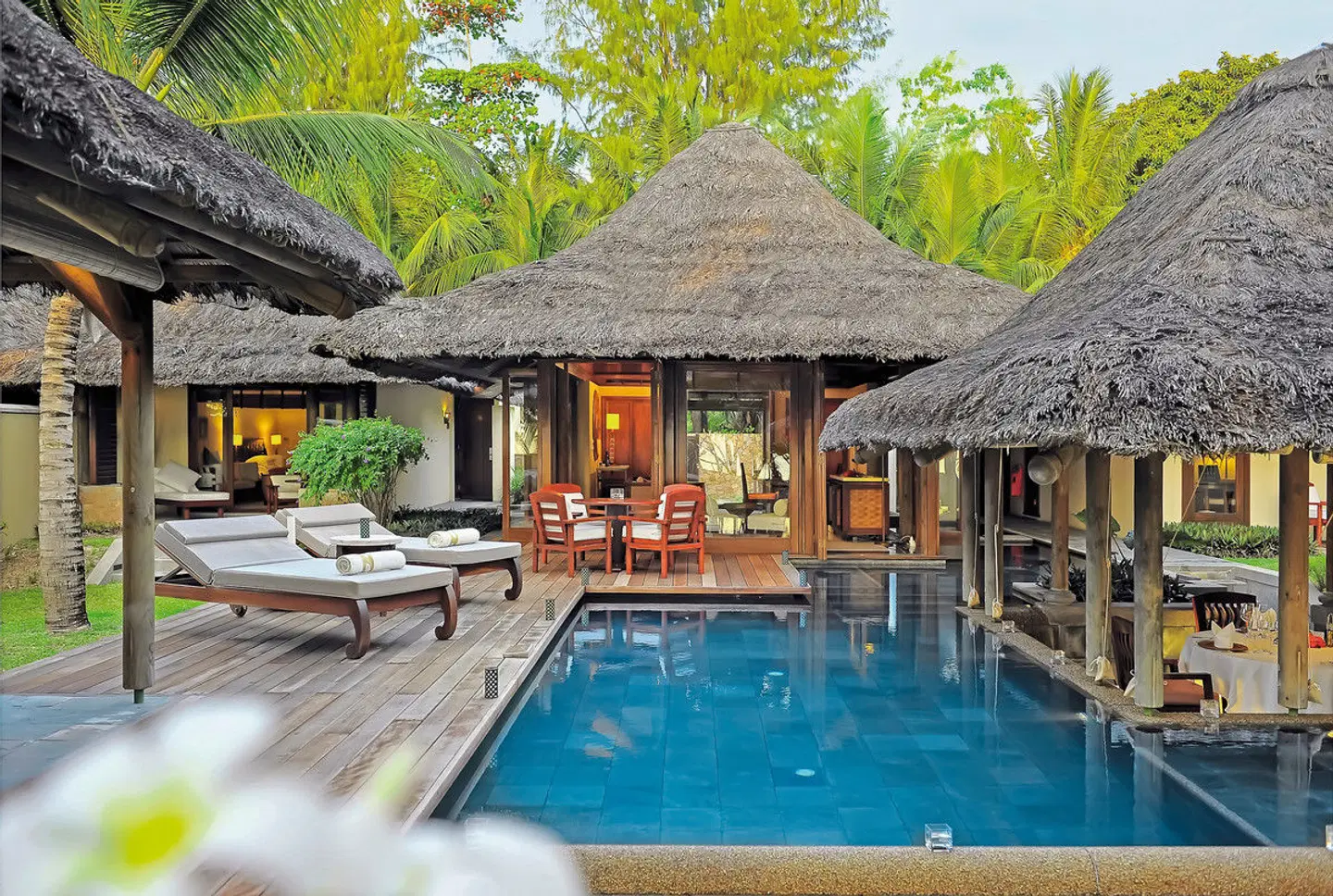 Constance Lemuria OUTDOOR_POOL