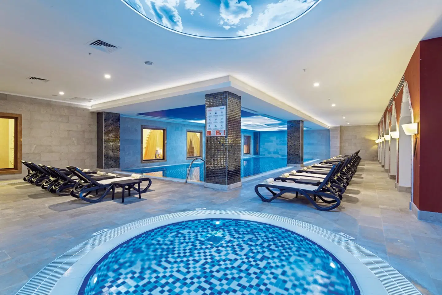 Diamond Excellence Resort & Spa Hallenbad