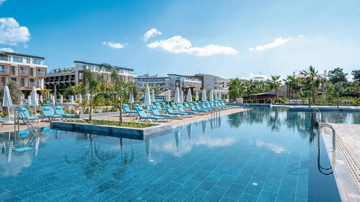 Liberty Fabay OUTDOOR_POOL