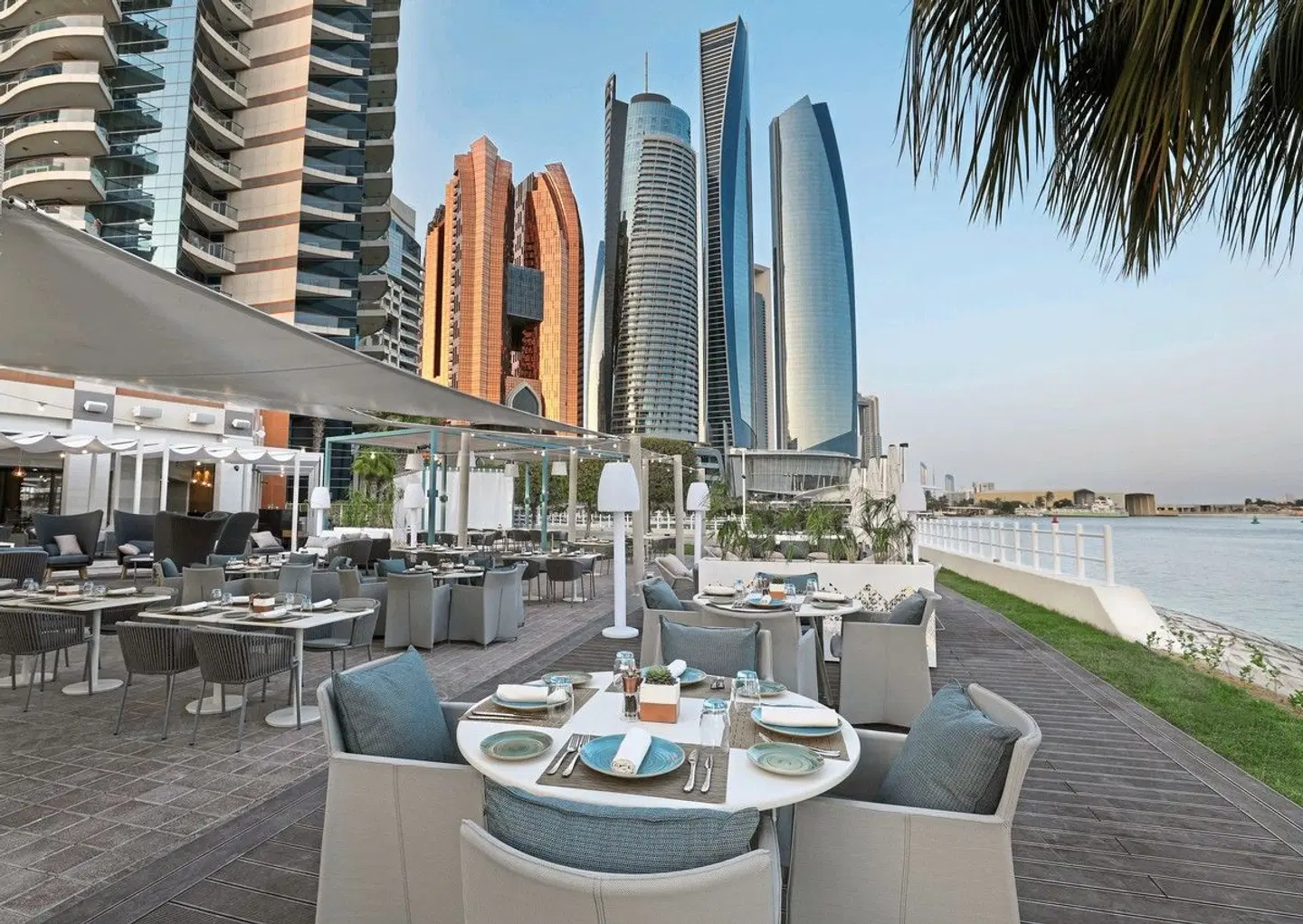 Khalidiya Palace Rayhaan by Rotana Terrasse