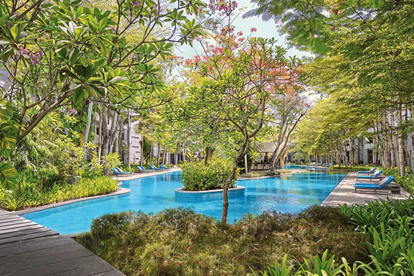 Courtyard by Marriott Bali Nusa Dua Resort OUTDOOR_POOL