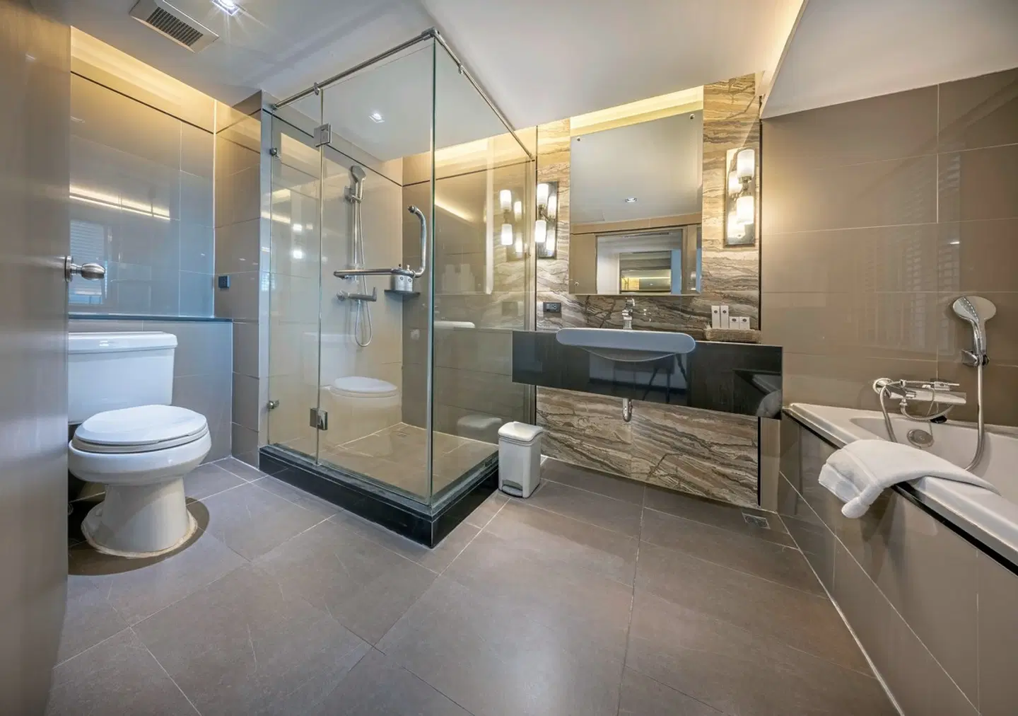 Royal Benja Hotel SPORTS_AND_LEISURE