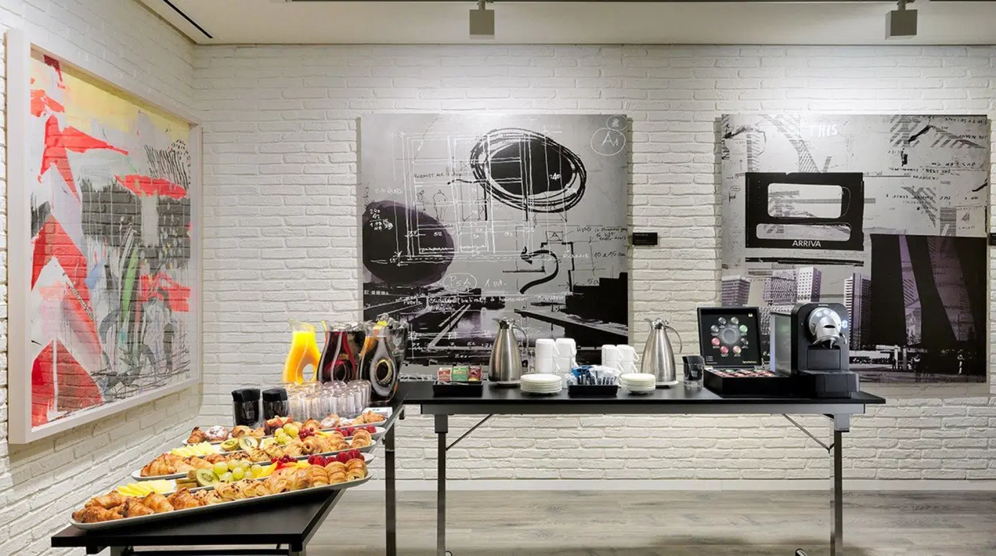 H10 Art Gallery Restaurant