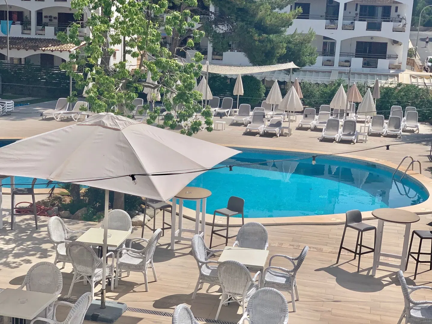 Lliteras OUTDOOR_POOL