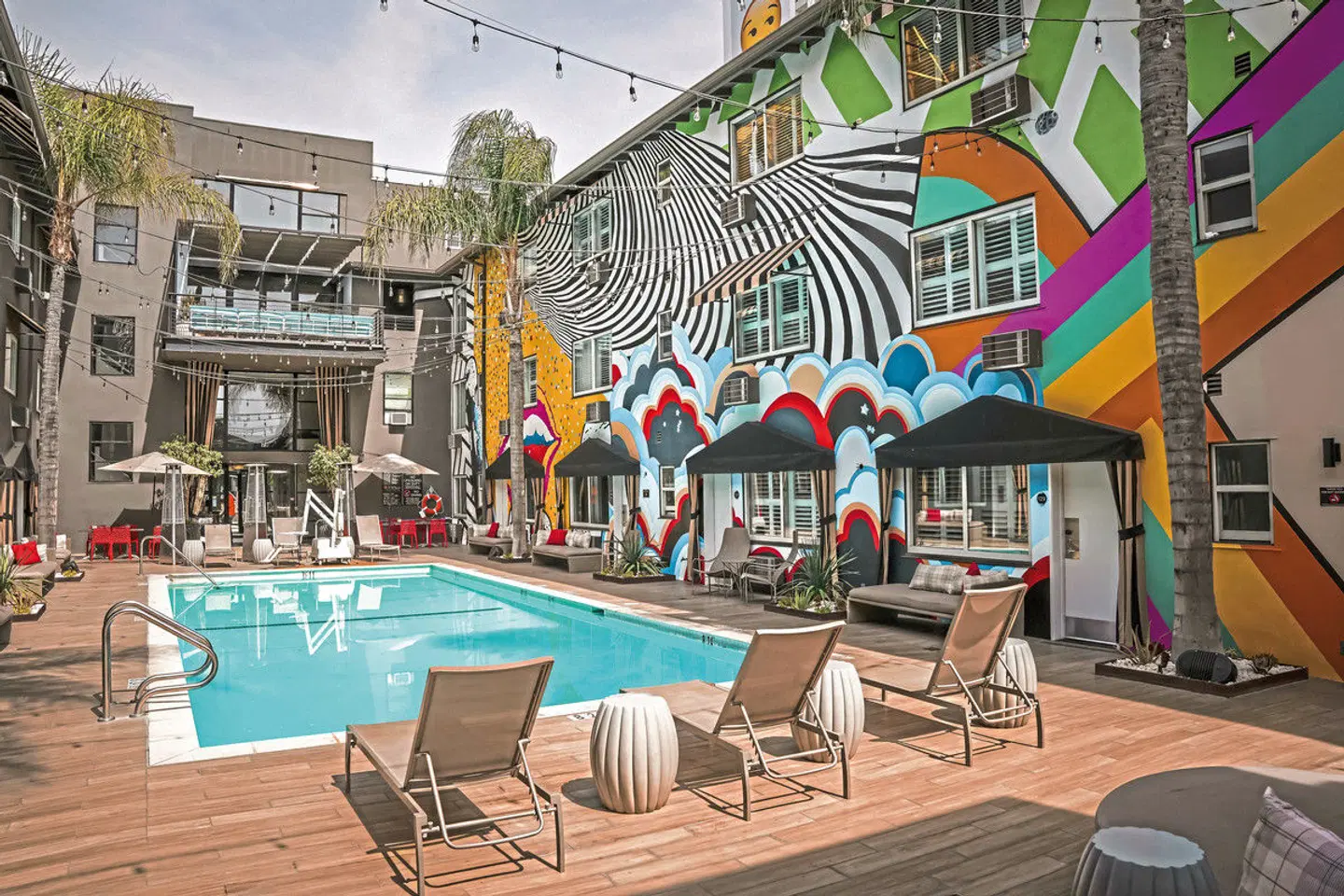 Hotel Ziggy OUTDOOR_POOL