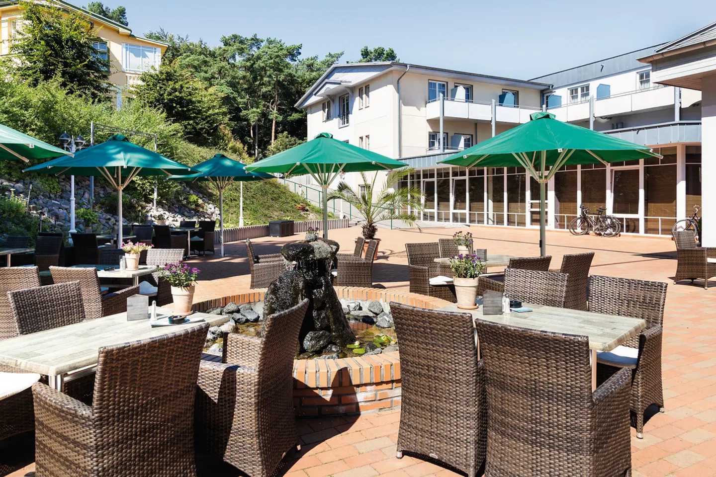 Ostseehotel Villen im Park - ein Rovell Hotel Terrasse