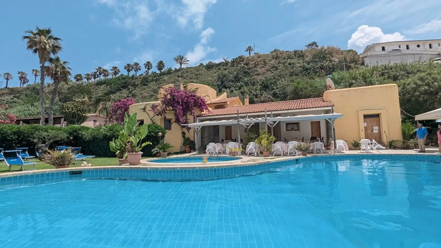 Torre Marino OUTDOOR_POOL