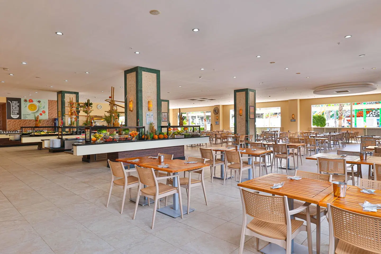 Crystal Sunset Pearl Collection Restaurant