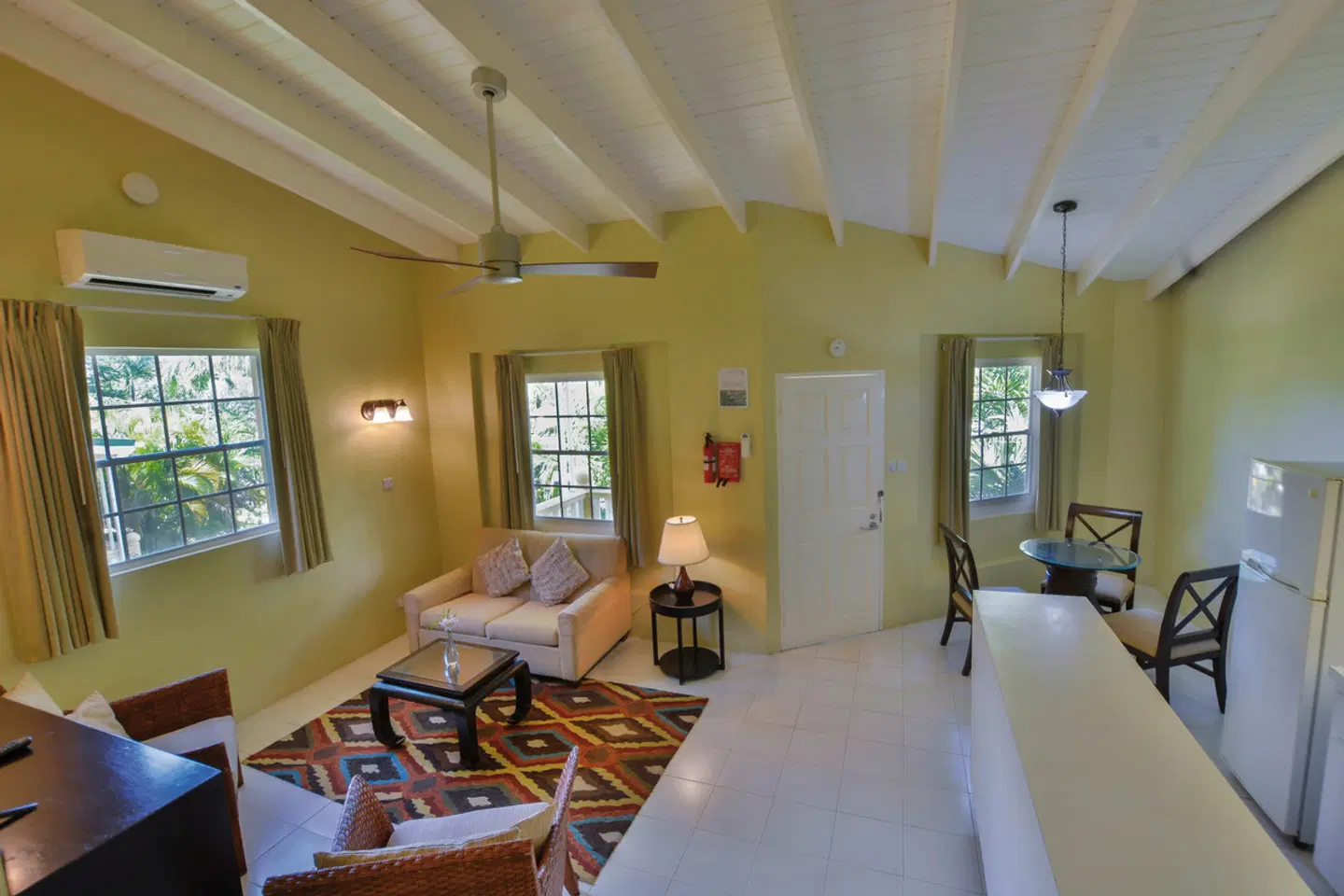 Blue Horizons Garden Resort ROOM_EXAMPLE