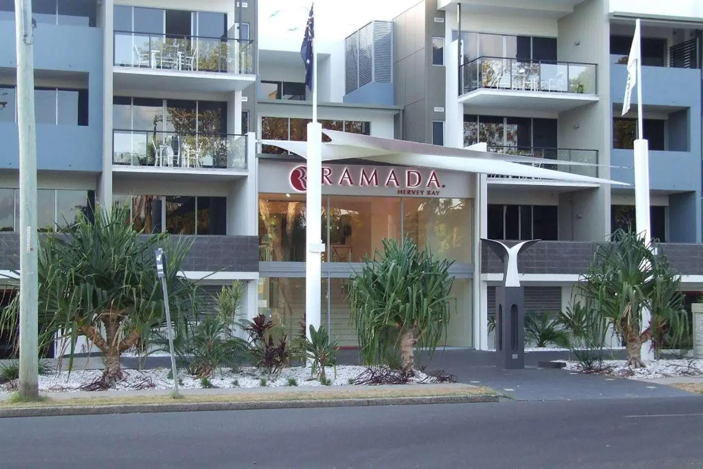 Ramada by Wyndham Hervey Bay EXTERIOR