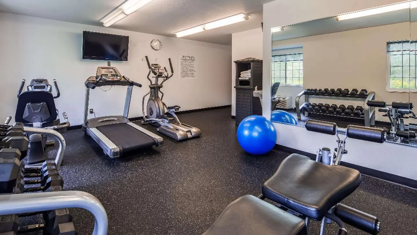 Best Western Plus Woodstock Inn & Suites SPORTS_AND_LEISURE