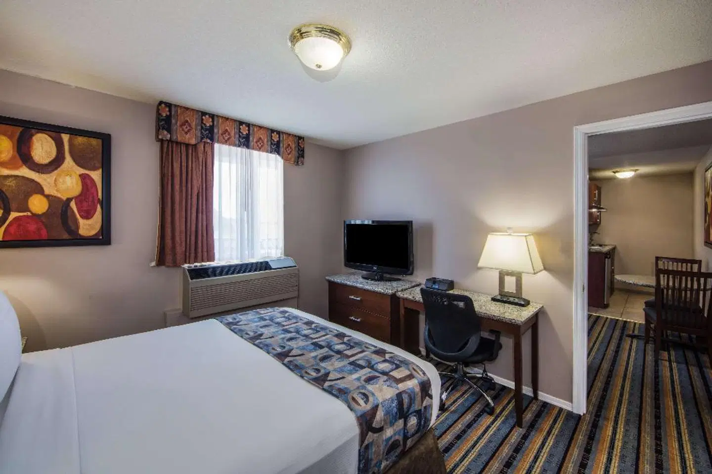 Quality Inn & Suites Downtown Vancouver ROOM_EXAMPLE