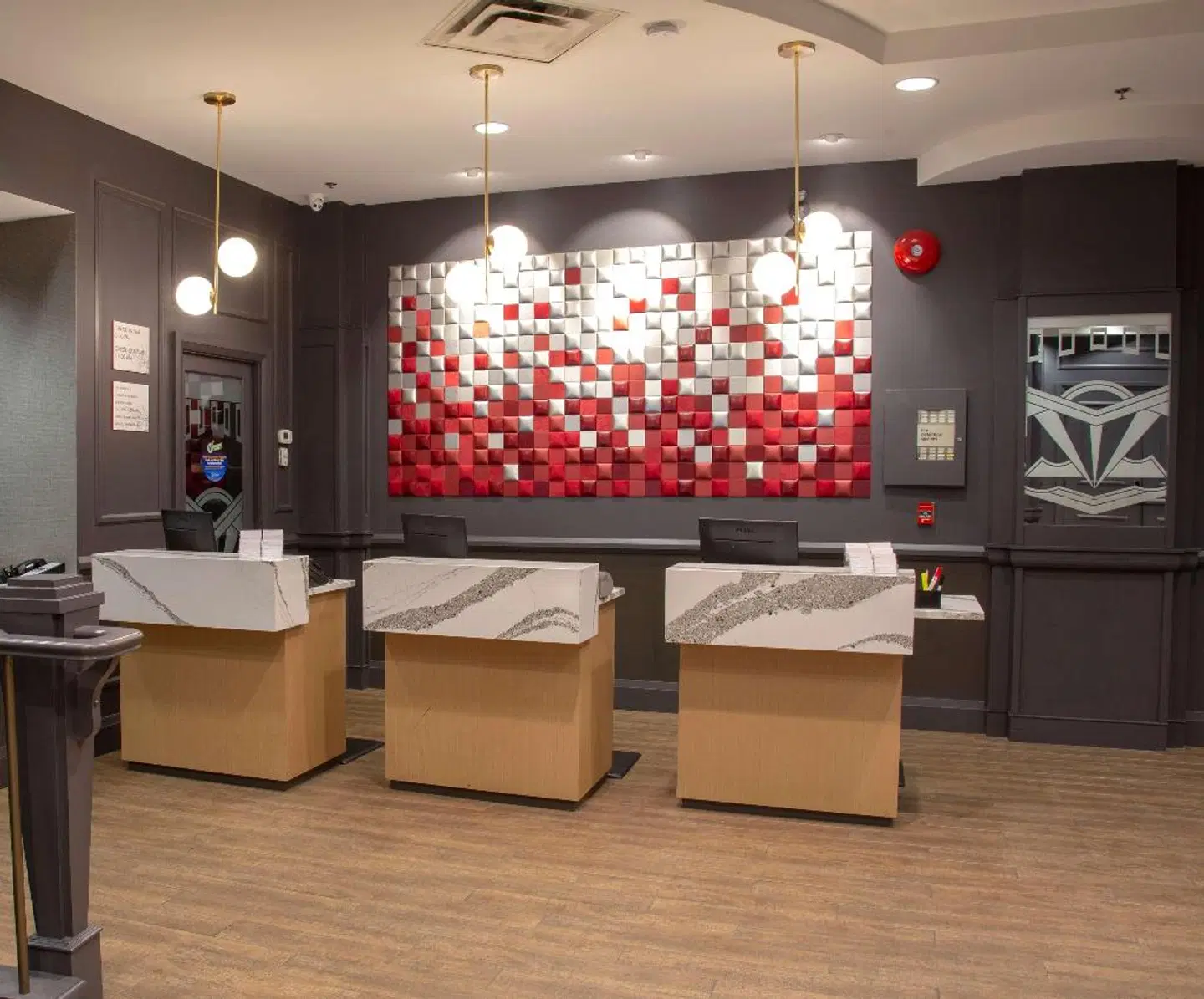 Quality Inn & Suites Downtown Vancouver Bar