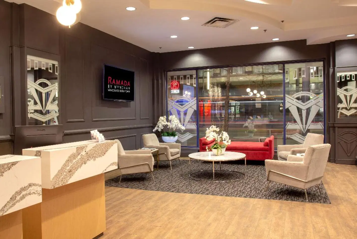 Quality Inn & Suites Downtown Vancouver LOUNGE_LOBBY