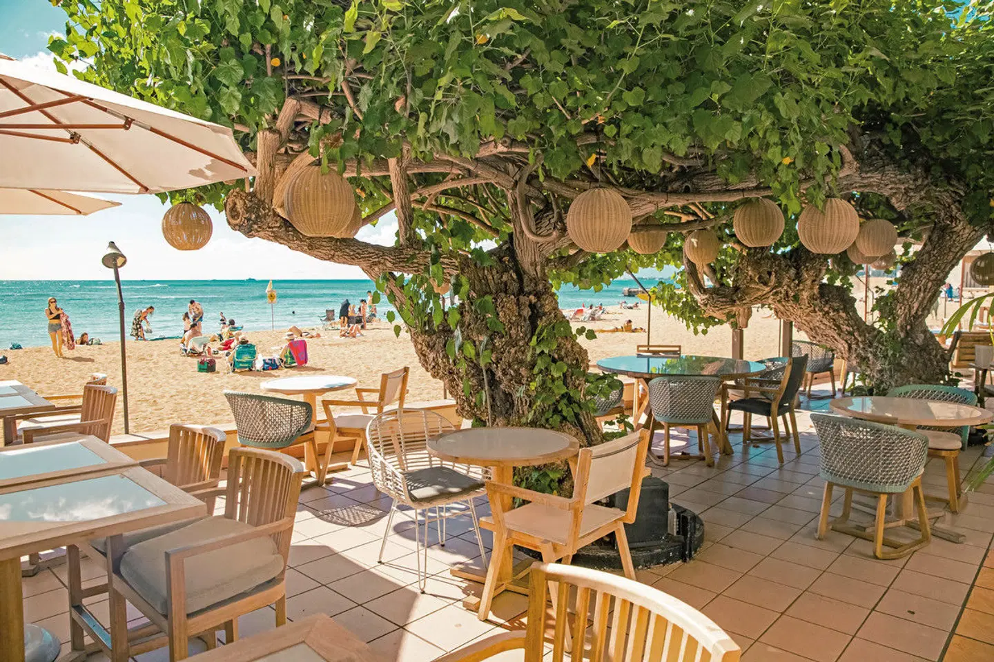 Kaimana Beach Hotel Terrasse