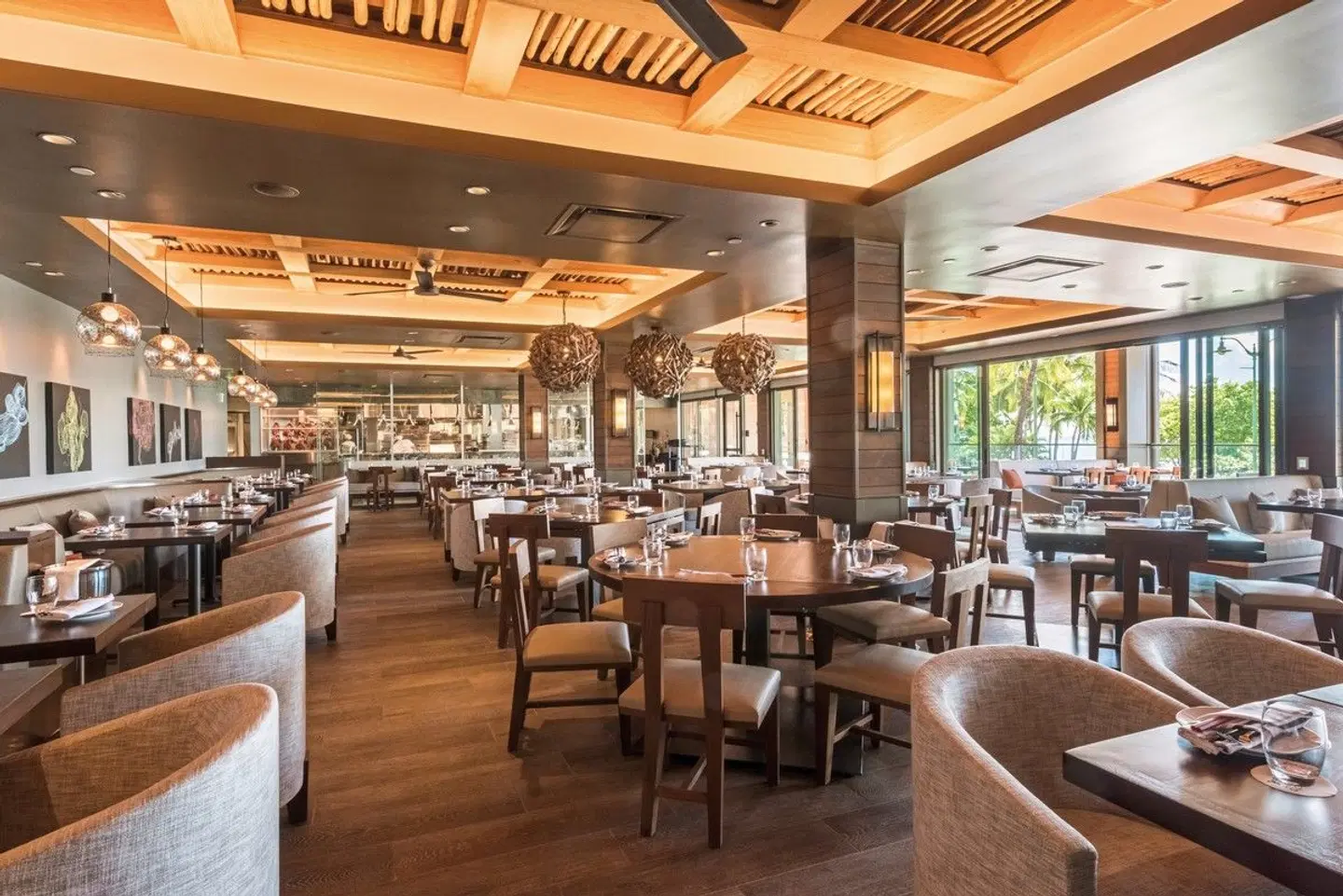 Alohilani Resort Waikiki Beach Restaurant