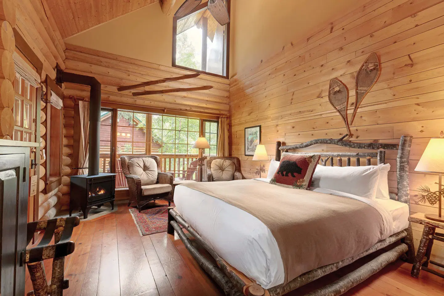 Cathedral Mountain Lodge ROOM_EXAMPLE