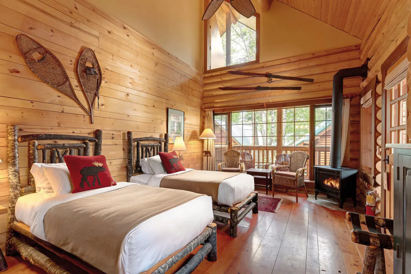 Cathedral Mountain Lodge ROOM_EXAMPLE