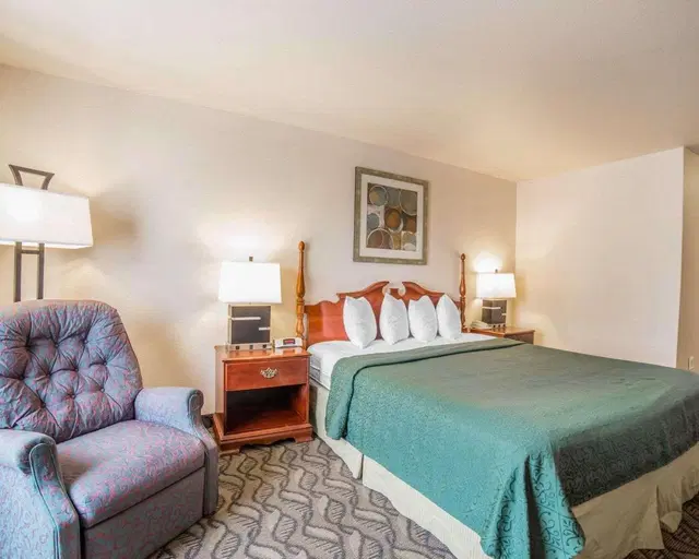 Quality Inn & Suites Airport West Salt Lake City ROOM_EXAMPLE