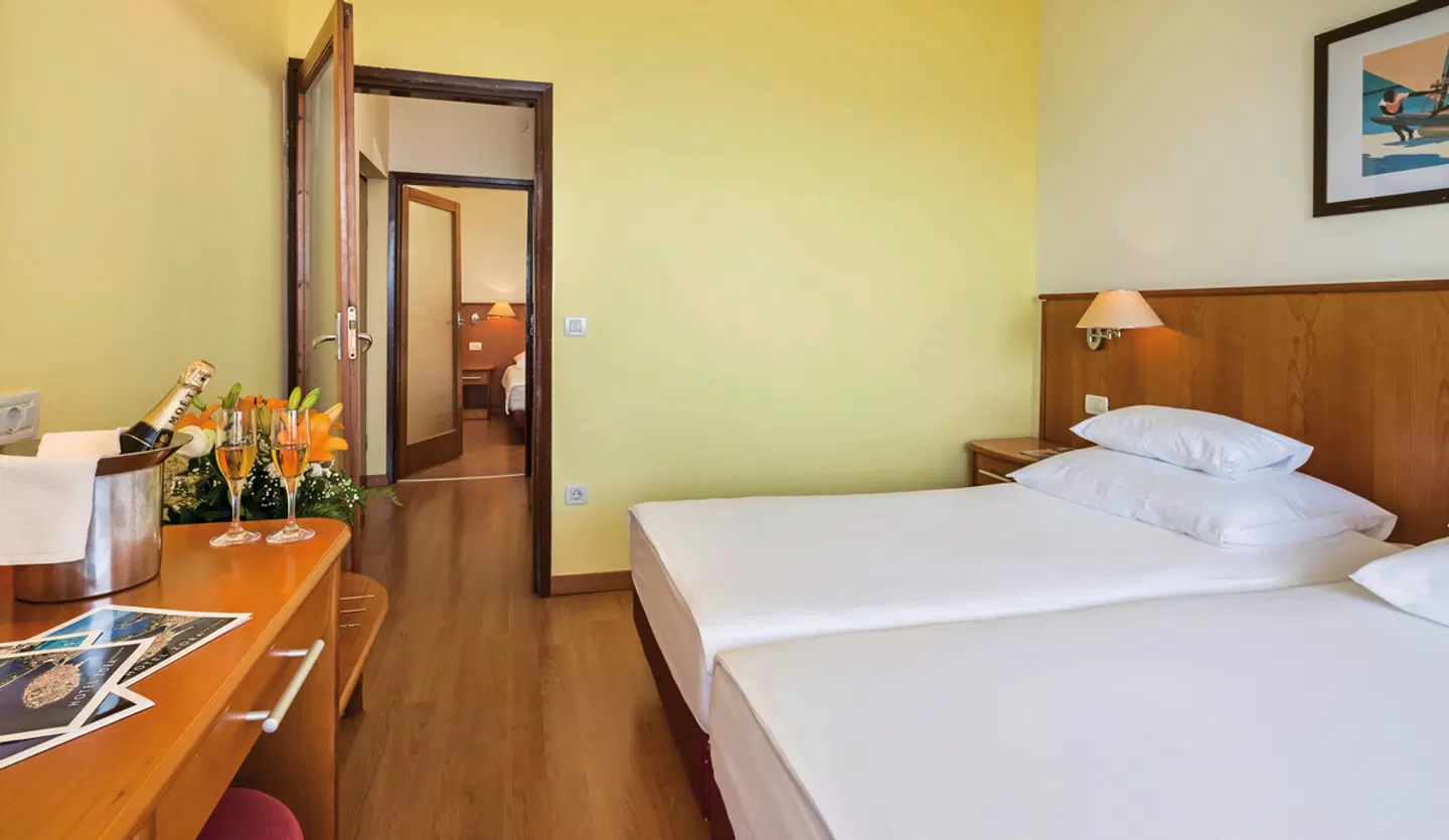 Hotel Zora ROOM_EXAMPLE