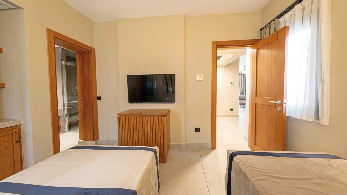 Siu Collection ROOM_EXAMPLE