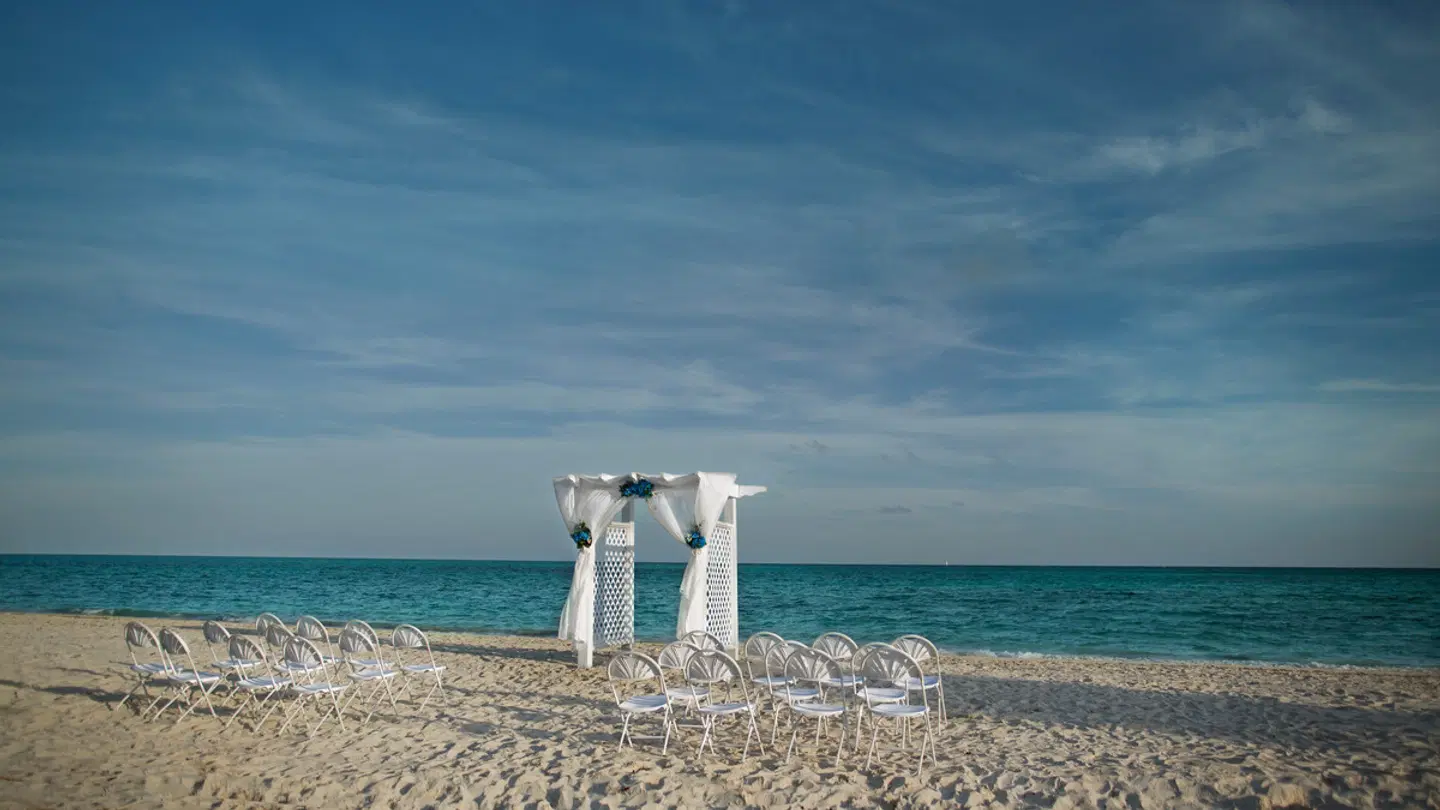 Viva Fortuna Beach by Wyndham Strand